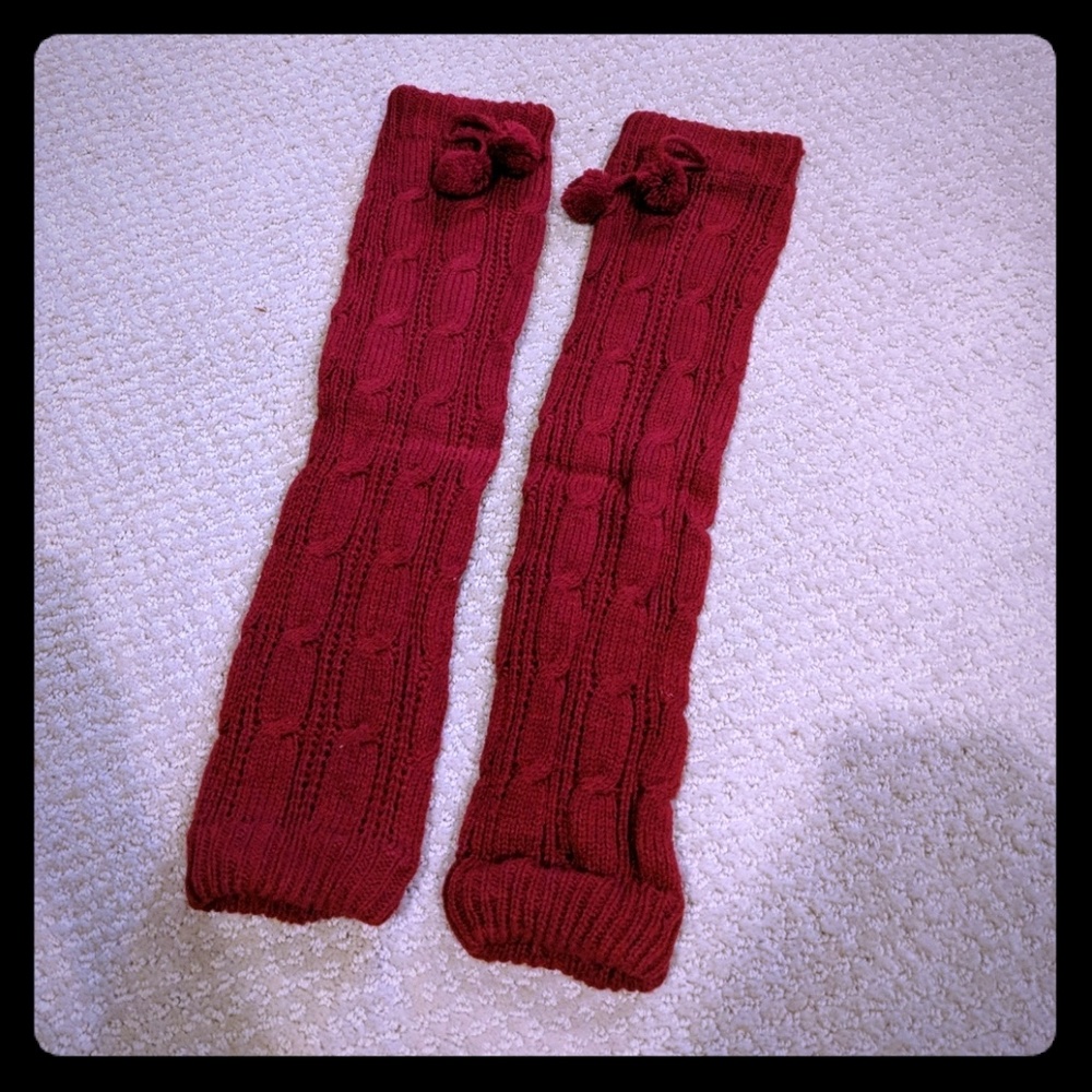 Knitted Legwarmers with Puffs